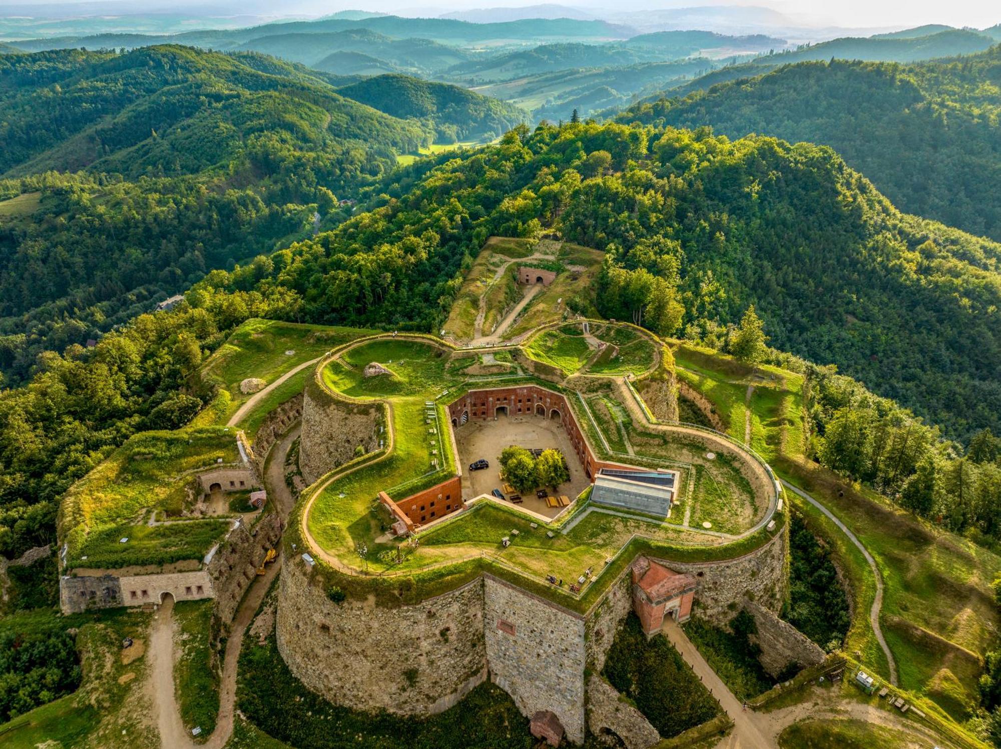 Twierdza Srebrna Gora Donzon Hotel Exterior foto